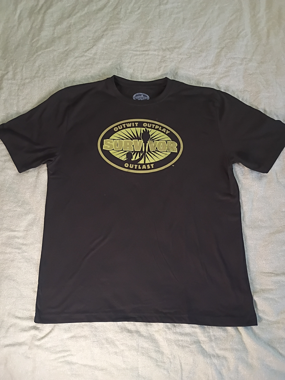 Survivor Logo Graphic Men’s T‑Shirt in Black. NWT